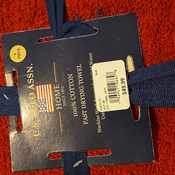 U.S. Polo Assn. 4 Piece Luxurious Red Bath  Towel Set, Retail Price $49.99 - Picture 6 of 12